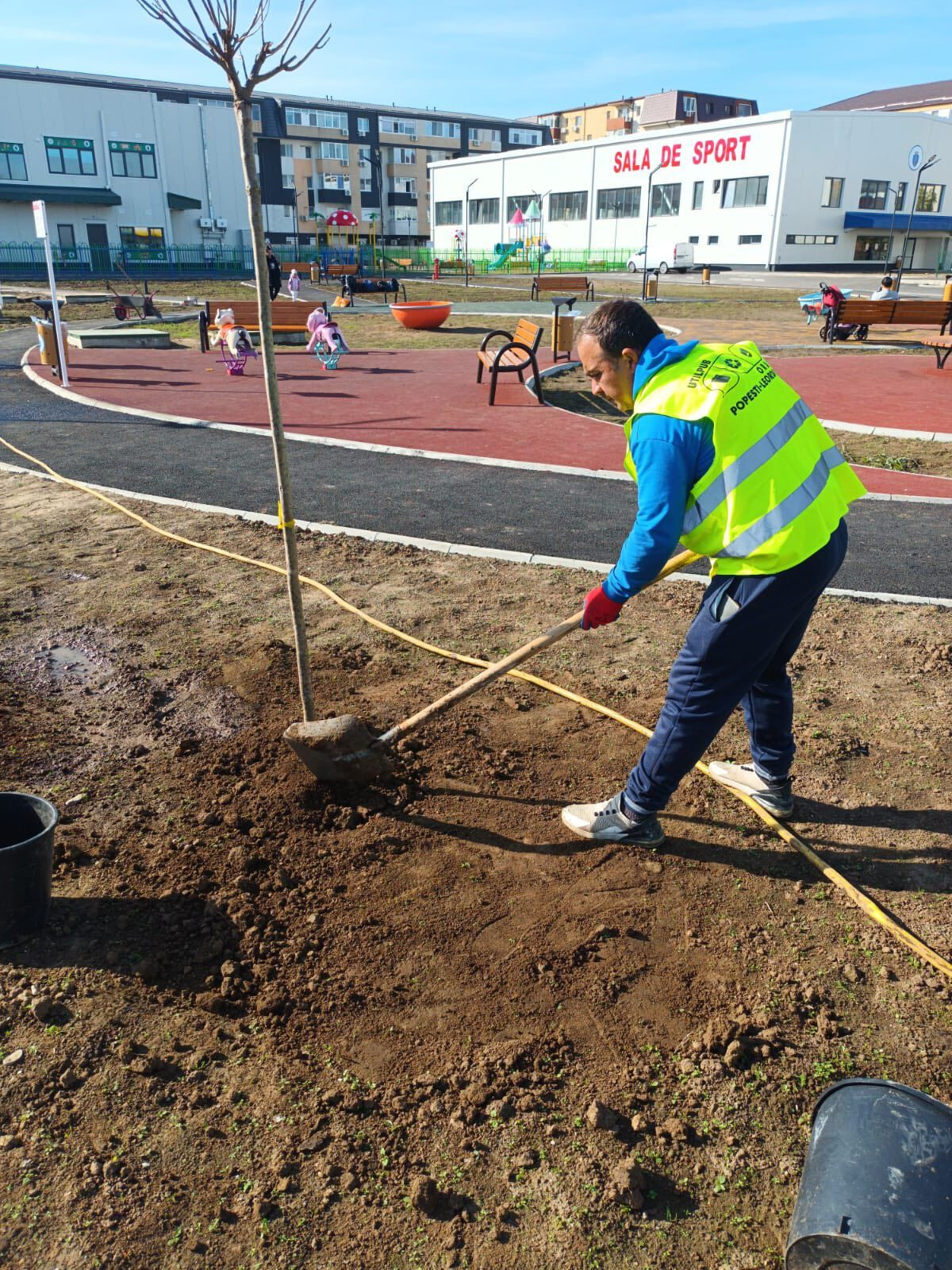 popesti leordeni amenajari Campusul Școlar „Gheorghe Costaforu”.